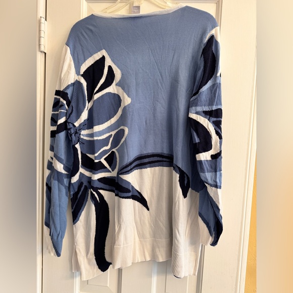 Chico's Blue and Cream long sleeve scoop neck sweater Top - Picture 4 of 5